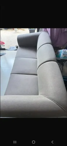 Vendo sofá de três lugares 