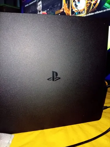 PlayStation 4 Slim 500GB + 2 Controles + 4 Jogos (Com Manutenção Recente