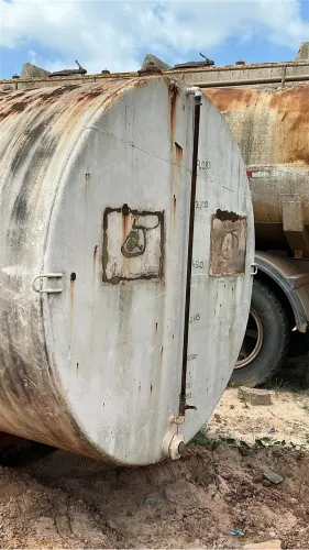 Tanque pra armazenamento de inflamáveis e outros.