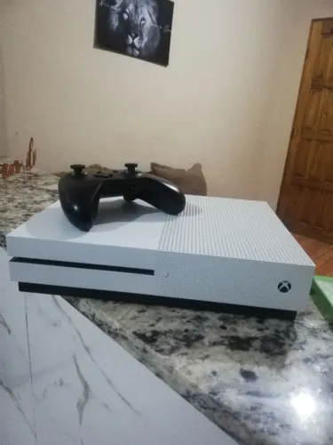 Vendo XBOX ONE S FUNCIONANDO PERFEITAMENTE