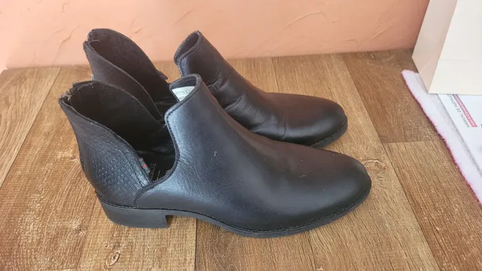 Bota em couro legítimo