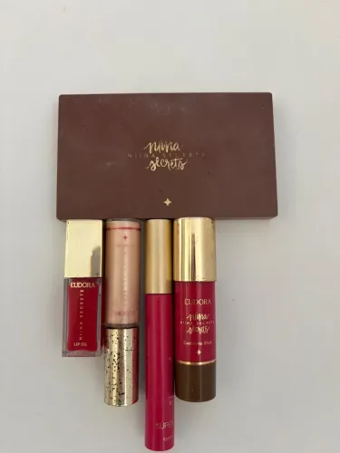 Kit maquiagem Niina Secrets