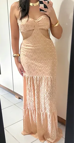 DESAPEGO - Vestido longo de festa