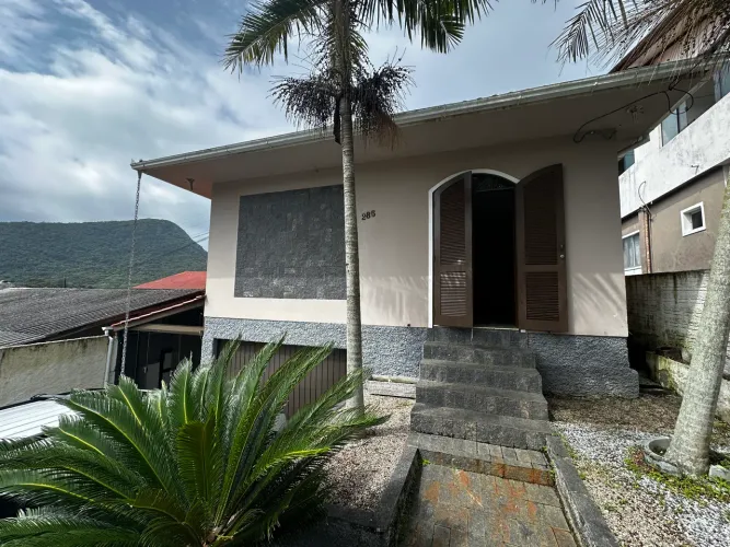 Casa 02 quartos para locação anual - Armação do Pântano do Sul