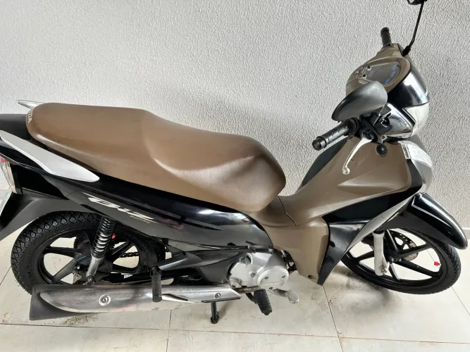 * Honda Biz 125 2018 - Única Dona - Muito Conservada