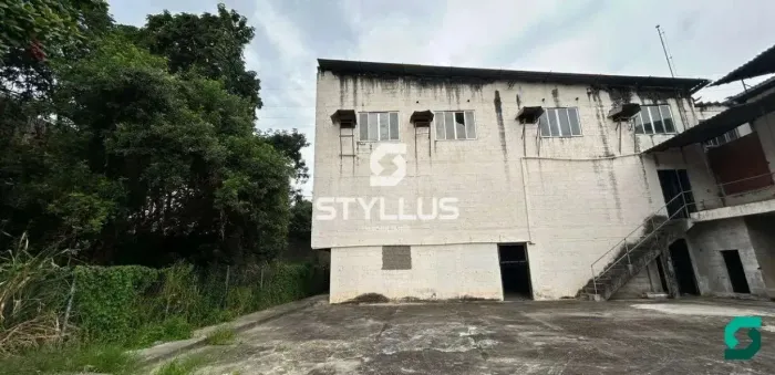 Galpão para venda terreno 2.388 m² em Inhaúma