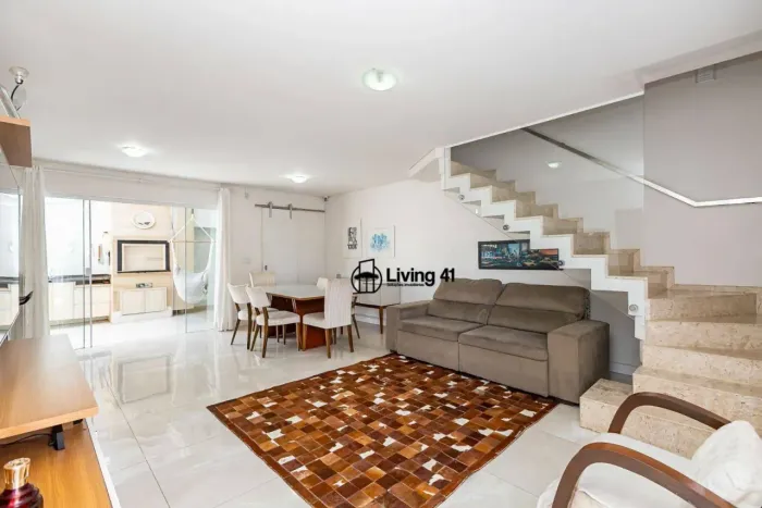 Sobrado com 3 dormitórios à venda, 117 m² por R$ 870.000,00 - Bacacheri - Curitiba/PR