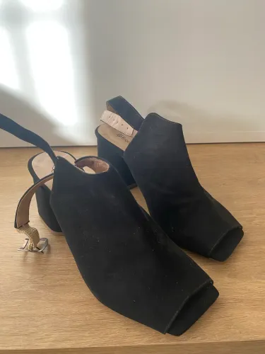 Sapato cor preto número 38