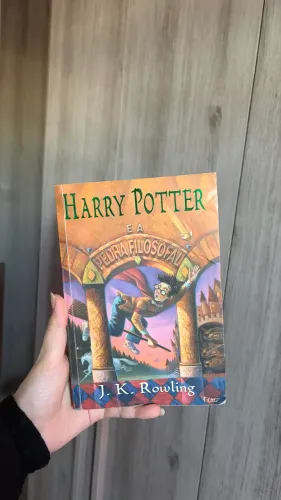 Livro Harry Potter e a Pedra Filosofal 