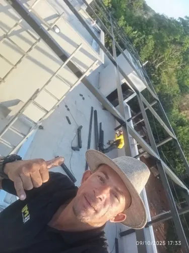 Serralheiro sem frescura..chamo chegou nois resolver o seu problema...