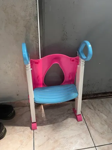 Assento redutor infantil com escada