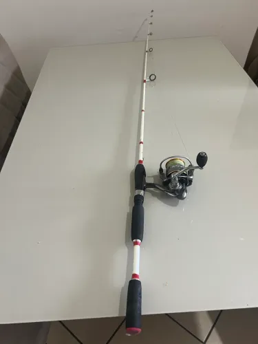 Kit Vara + Molinete Pro Tsuri sode 3000 + carretel extra