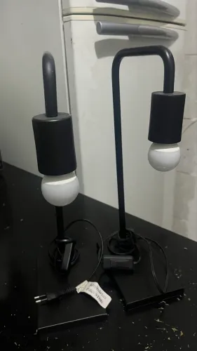 abajur Tok&Stok em metal preto