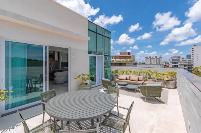 Cobertura com 3 quartos à venda por R$ 4250000.00, 216.86 m2 - CABRAL - CURITIBA/PR
