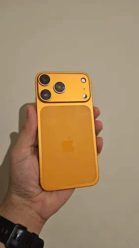 Iphone 11 com carcaça do iPhone 17