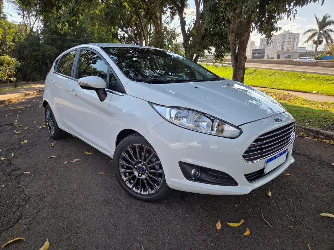 Ford Fiesta Titanium 1.6 16V Flex Mec. 2015
