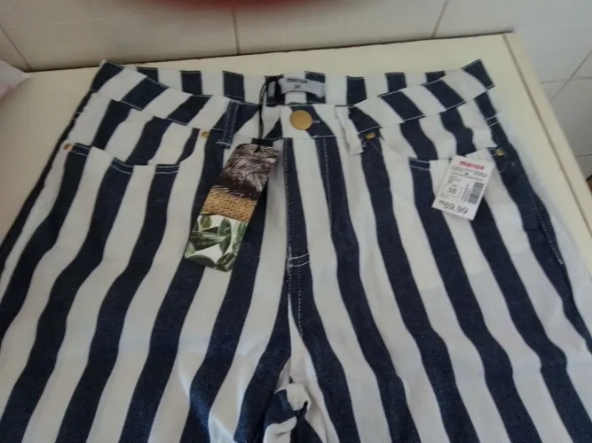 Calça nova etiqueta 38 metade do preço entrego metrô