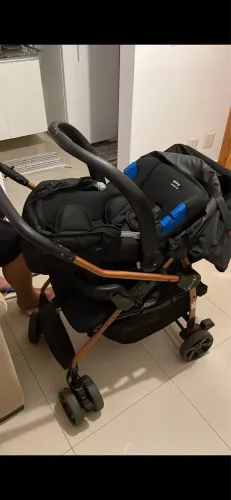 Carrinho e bebe conforto burigotto