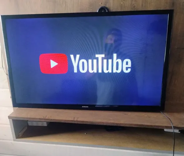 TV 32 Samsung smart+painel 650 reais.