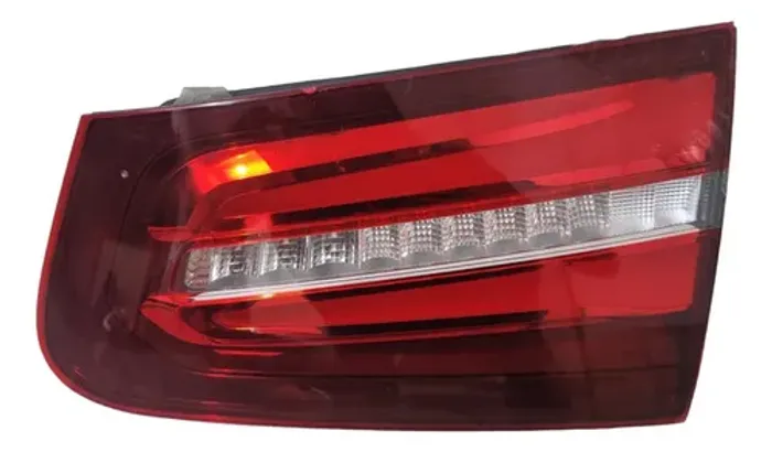 Lanterna Direito Da Tampa Mercedes Glc 250 2016