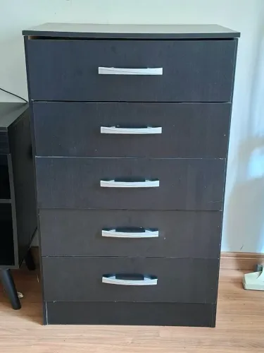 VENDO MÓVEIS SEMINOVOS  TUDO POR APENAS 600 REAIS .
