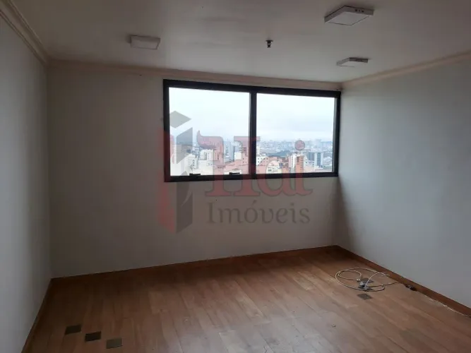 Sala Comercial com Vaga e Portaria 24h, em Frente ao Parque da Luz e Pinacoteca