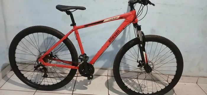 Bike nova só pegar e pedalar