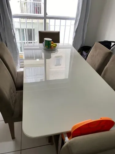 Mesa tampo de vidro com 6 cadeiras