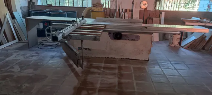 Esquadrejadeira de Precisão Invicta SCI - 300