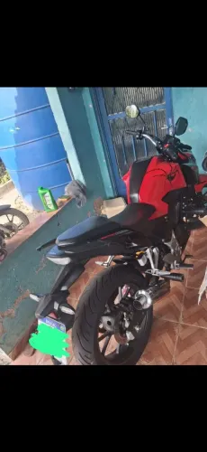 Vendo mto CB300F Twister 2023