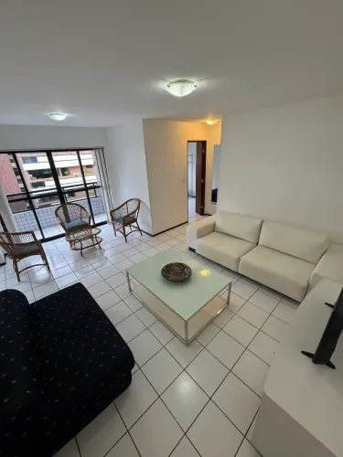 Aluga-se excelente apartamento semimobiliado na Jatiúca!