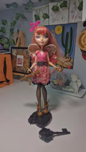 Boneca C.A. Cupid Ever After High