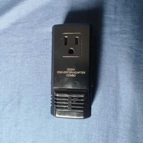 Adaptador e conversor de viagens universal