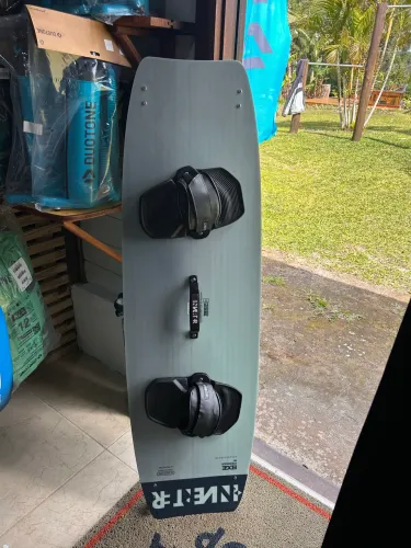 Prancha kitesurf bidirecional inverter 142x43