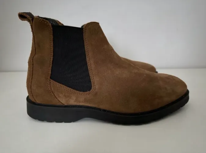 Bota Chelsea Zara Marrom em Camurça
