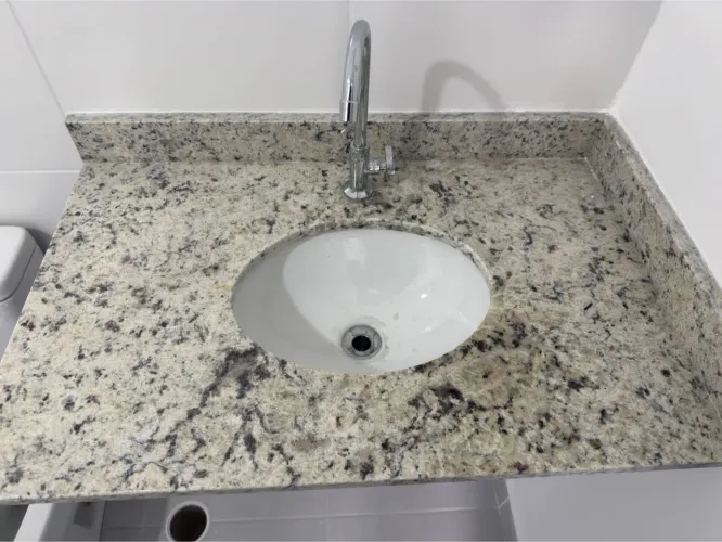 Pia de Cozinha + 2 Pias de Banheiro + Tanque de Lavanderia em Ótimo Estado