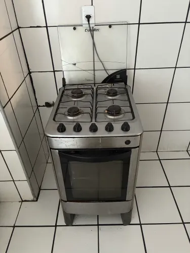 Vendo por motivo de viagem