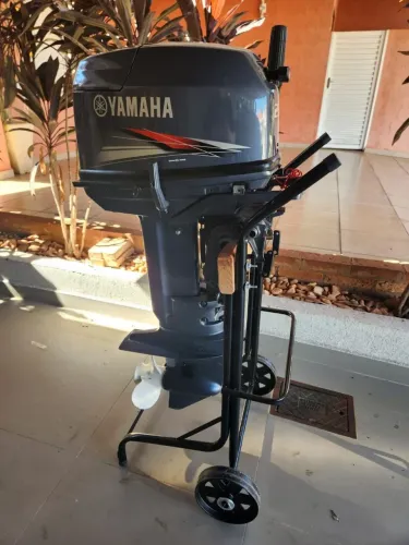 Motor de Popa 25HP Yamaha 2015