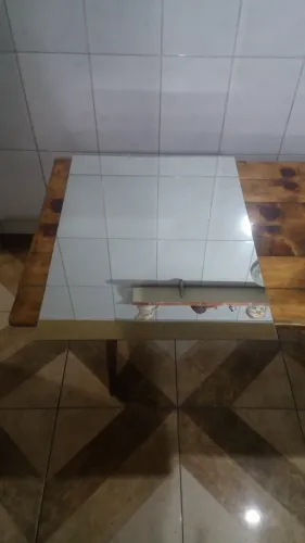 Espelho medindo 71x97cm