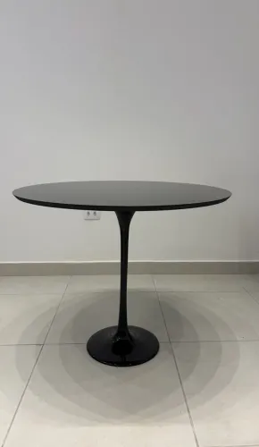 Mesa Saarinen Redonda 90cm Preta - Nova, sem uso