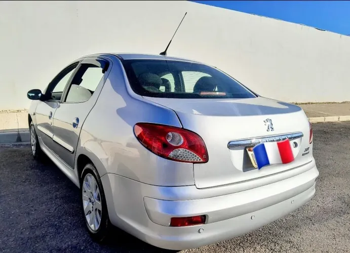 Peugeot 207 Sedan Passion XS 1.6 Flex 16V 4P 2012