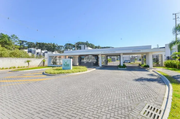 Casa Nova em Condomínio Fechado no Santa Cândida, 211.72 m²