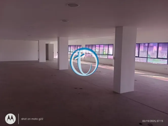 ALUGUEL ou VENDA DE SALA COMERCIAL NO CAMINHO DAS ARVORES