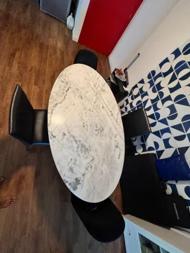 Mesa de jantar Saarinen B Carrara