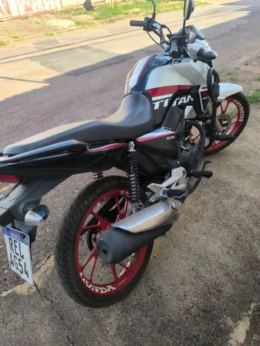 Vende se Titan série especial 