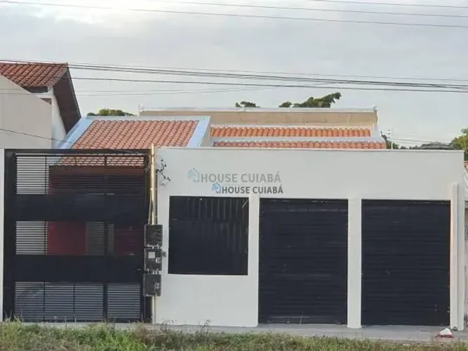 Casa Com Estabelecimento Comercial