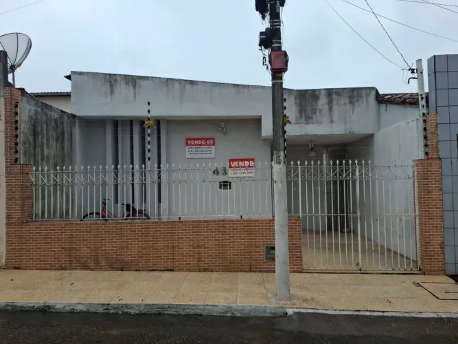 Aluga-se galpão