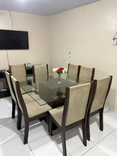 Mesa de vidro de 8 lugares
