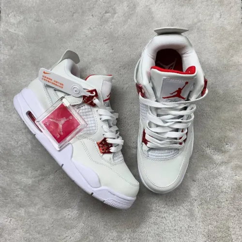 Tênis Jordan 4 