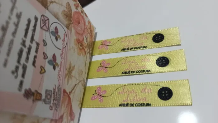 Etiqueta de tecido personalizado